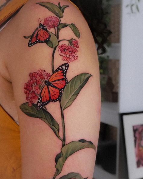 Milkweed Tattoo, Vanessa Core, Monarch Tattoo, Sleeves Ideas, Mom Tattoos, Monarch Butterfly, Floral Botanical, Tattoos And Piercings, Botanical Art