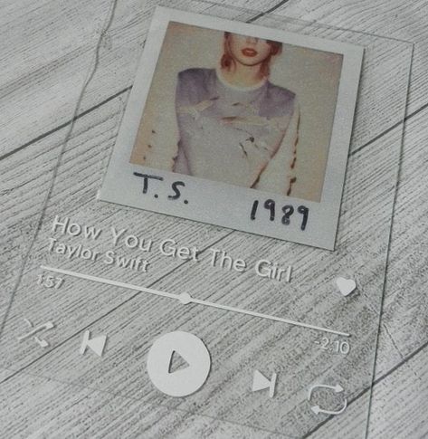 Spotify Glass Art - Featuring Taylor Swift by Shawn Mosch Spotify Clear Frame, Spotify Playlist Glass Art, Spotify Glass Painting, Taylor Swift Diy Gifts, Taylor Swift Present Ideas, Taylor Swift Gift Ideas Diy, Russell Aesthetic, Spotify Glass Art, Madison Russell