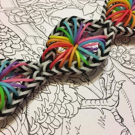 Loom Kit Projects, Rainbow Loom Valentines Ideas, Rubber Band Bracelet Tutorial With Loom, Beaded Rainbow Loom Bracelets, Two Peg Rainbow Loom Bracelets, Hexafish Rainbow Loom Tutorial, Loon Bands Bracelets Ideas, Monster Tail Loom Patterns, Rainbow Loom Rings