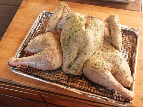 The Food Lab: How to Make an Herb Butter-Rubbed Spatchcocked Roast Turkey in Under 2 Hours Butterfly Turkey, Butterflied Turkey, Spatchcock Turkey Recipe, Spatchcock Turkey, Marinated Turkey, Roast Turkey Recipes, Dinner Favorites, Turkey Breast Recipe, Whole Turkey