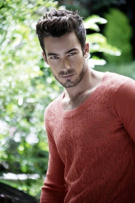 Male Haircuts, Latino Actors, Books Characters, Aaron Diaz, Top Man, Mens Inspiration, Gorgeous Man, Awesome Beards, Simply Irresistible