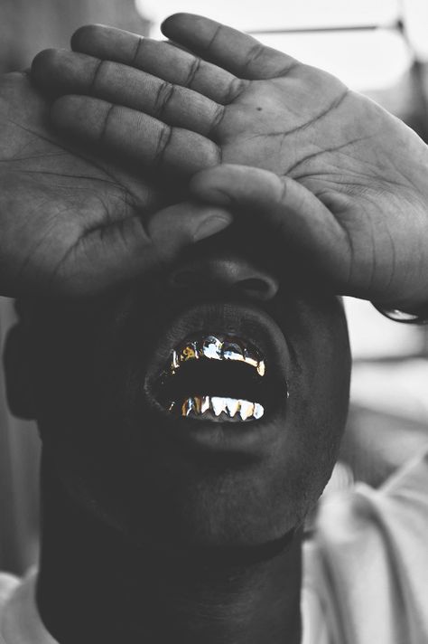 schved Gold Grill, Gold Grillz, Grills Teeth, Gold Teeth, Black Photography, Thug Life, Black Culture, Pics Art, His Hands