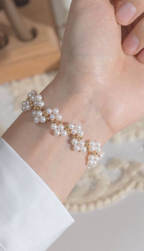 Bead beginners & Free beading tutorials | Pearl cloudlet bracelet-Craft your own elegance with  'Pearl Cloudlet Bracelet' DIY project | Facebook Pearl Bracelet Ideas, Free Beading Tutorials, Bracelet Craft, Bracelet Diy, Bracelet Crafts, Bracelet Ideas, Beading Tutorials, Bead Jewellery, Chic Accessories