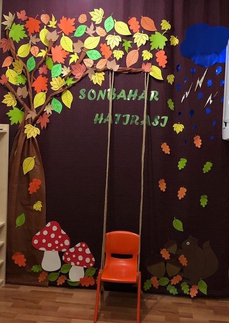 Photo Wall Tree, Autumn Wall Decorations, Fall Decor For School Hallways, Fall Decorations Classroom, Autumn School Decoration, Autumn Classroom Decorations, Autumn Art Ideas For Kids, Fall Classroom Decorations Ideas, Fall Festival Decorations