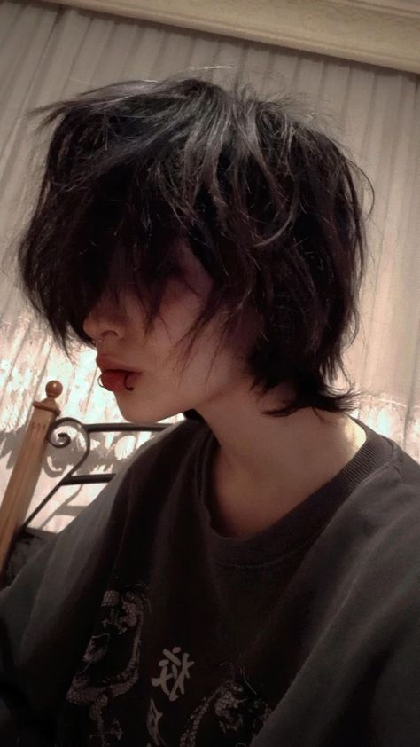 Long Boy Haircut For Boys, Emo Guy Haircut, Closeted Ftm Hair, Emo Men Hair, Emo Hair Inspiration, Short Emo Haircuts For Guys, Emo Short Haircut, Emo Guys With Fluffy Hair, Emo Hairstyles Men