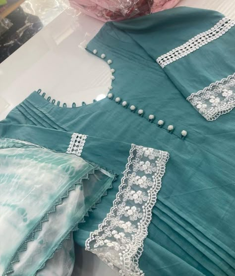 Net Laces Designs On Suits, Lace Suits Design, Punjabi Suits Neck Design Patterns, Cotton Lace Design On Suits Pakistani, Simple Suit Neck Design, Net Suits Design Pakistani, Punjabi Suit Neck Designs Neckline, Suit Design With Laces Punjabi, Suits Lace Design