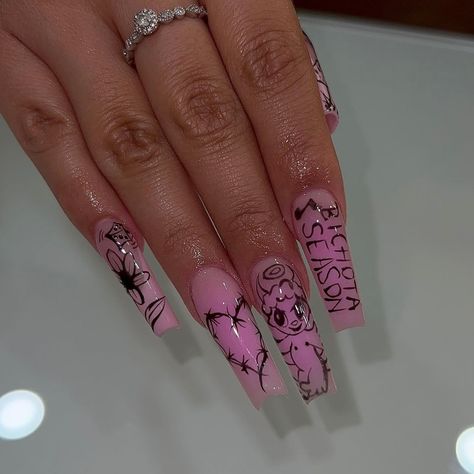 Karol G nail design Credit: Ig: @nailsbyzairaa Bichota Nails Ideas, Karol G Nail Ideas, Karol G Inspo Nails, Nail Designs Karol G, Karol G Acrylic Nails, Simple Karol G Nails, Karol G Nails Ideas, Karol G Concert Nails, Msb Karol G Nails