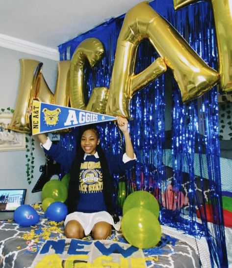 #1 Detroit Public School ➡️ #1 Public HBCU I am ecstatic to announce that I will be attending thee illustrious North Carolina A & T State University majoring in psychology💙💛. #aggiepride Kentucky State University Hbcu, Coppin State University, Nc A&t, North Carolina A&t State University, Hbcu Aesthetic, Ncat Aggies, College Decision, Podcast Setup, College Major