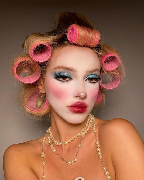 Marie Antoinette Makeup, Porcelain Doll Makeup, Funky Makeup, Drag Make-up, Drag Makeup, Doll Makeup, Creative Makeup Looks, Clown Makeup, Halloween Makeup Looks