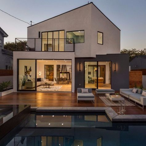 Admiral House in Los Angeles Featuring Contemporary Design and a Zen-like Aesthetic Aesthetic House Exterior, Exterior Home Design, Exterior Home, Architecture Model Making, London House, Black House Exterior, Cute House, Design Del Prodotto, Home Building Design