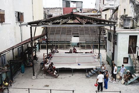 . Outdoor Boxing Gym, Outdoor Boxing, Fitness Ideas, Boxing Gym, Outdoor Fitness, Outdoor Workouts, Havana, Boxing, Street View