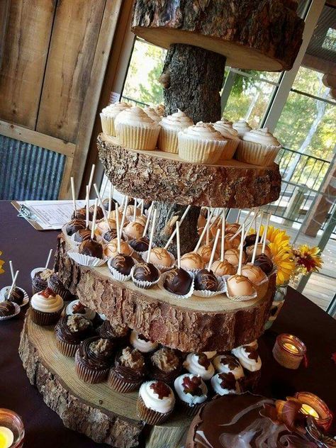 Fall Wedding Sweets Table, Fall Food Wedding Ideas, Fall Color Cupcakes Wedding, Wedding Cupcake Designs Rustic, Rustic Cake Pops Ideas, Fall Wedding Cake Pops Ideas, Wedding Fall Cupcakes, Fall Wedding Snacks, Rustic Cake Pops