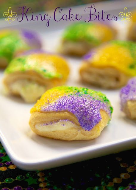 Easy King Cake, King Cake Bites, Mousse Au Chocolat Torte, King Cake Recipe, Resipi Kek, Mardi Gras Food, Colored Sugar, Plain Chicken, Sweet Dough