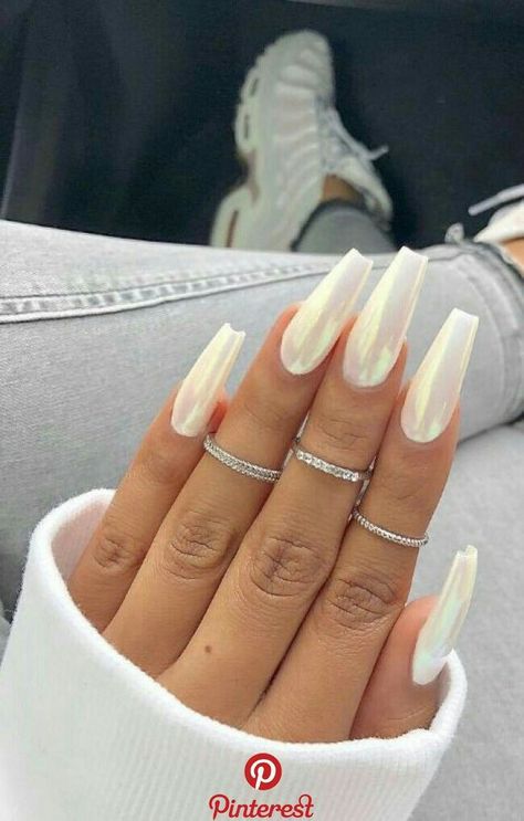 Long White Nails, Matte White Nails, Coffin Nails Matte, Simple Fall Nails, White Acrylic Nails, Almond Acrylic Nails, White Nail Designs, Coffin Nails Long, Ballerina Nails