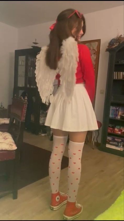 Cute Cupid Costume Ideas, Valentines Day Halloween Costume, Cupid Halloween Costume Ideas, Aesthetic Cupid Costume, Cupid Diy Costume, Cupid Aesthetic Costume, Cupid Halloween Costume Aesthetic, Halloween Cupid Costume, Red Cupid Costume