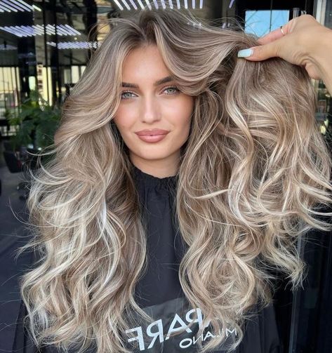 Brown Hair Color With Blonde Highlights, Ash Blonde Hair Balayage, Light Auburn Hair, Perfect Blonde Hair, Summer Blonde Hair, Ash Blonde Hair Colour, Blonde Hair Transformations, Silver Blonde Hair, Blond Balayage