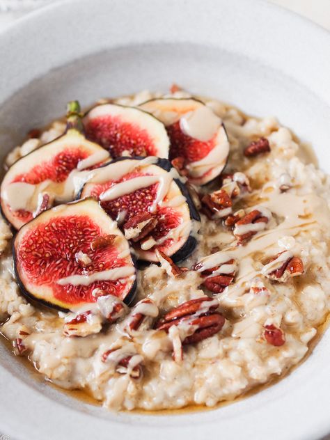 Fig Tahini Cardamom Maple Healthy Oatmeal (Vegan / Refined Sugar Free) Oat Porridge, Oatmeal Vegan, Oatmeal Bowls, A Healthy Breakfast, Roasted Pecans, Breakfast Choices, Vegan Bowls, Fresh Figs, Healthy Oatmeal