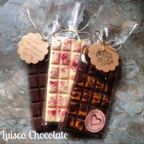 Handmade Chocolates Packaging, Diy Chocolate Wrapping, Chocolate Bar Ideas, Chocolate Business Ideas, Orange Bars, Diy Chocolate Bars, Raspberry Dark Chocolate, Lemon White Chocolate, Custom Chocolate Bars