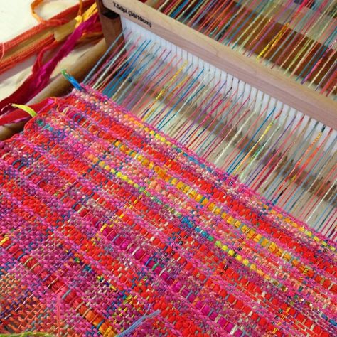 Creative Weaving | Exciting Hand Woven Fabrics on your Rigid Heddle Loom Creative Weaving, Rigid Heddle Weaving Patterns, Weaving Scarfs, Saori Weaving, Weaving Loom Diy, Weaving Loom Projects, Inkle Loom, Diy Textiles, Rigid Heddle Weaving