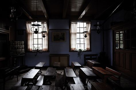 A creepy classroom that I liked for the set Dark Classroom Aesthetic, Creepy Classroom, Creepy School, Cryptidcore Aesthetic, Classroom Background, Potter Aesthetic, Story Planning, 3d Environment, The Faceless