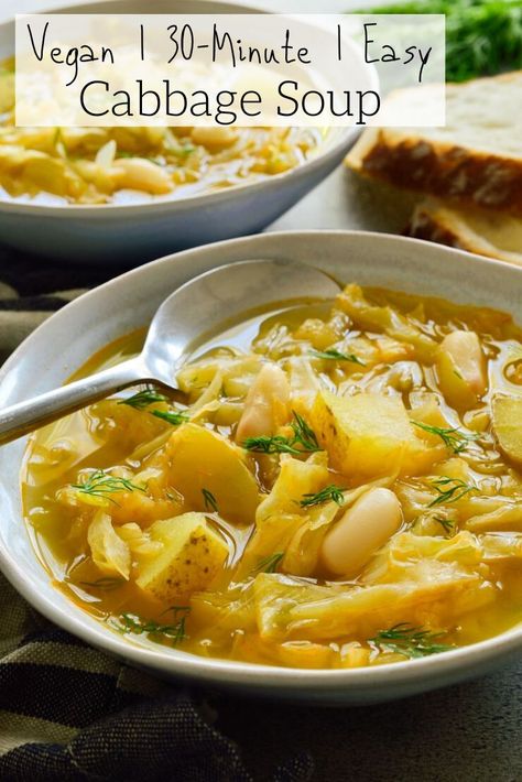 This vegan cabbage soup is extremely economical to make, hearty, delicious and ready in just 30 minutes! Recipes With Shredded Cabbage, Vegan Cabbage Recipes, Vegetarian Cabbage Soup, Cabbage Potato Soup, Chicken Honey, Cabbage And Potatoes, Shredded Cabbage, Breakfast Low Carb, Vegetarian Cabbage