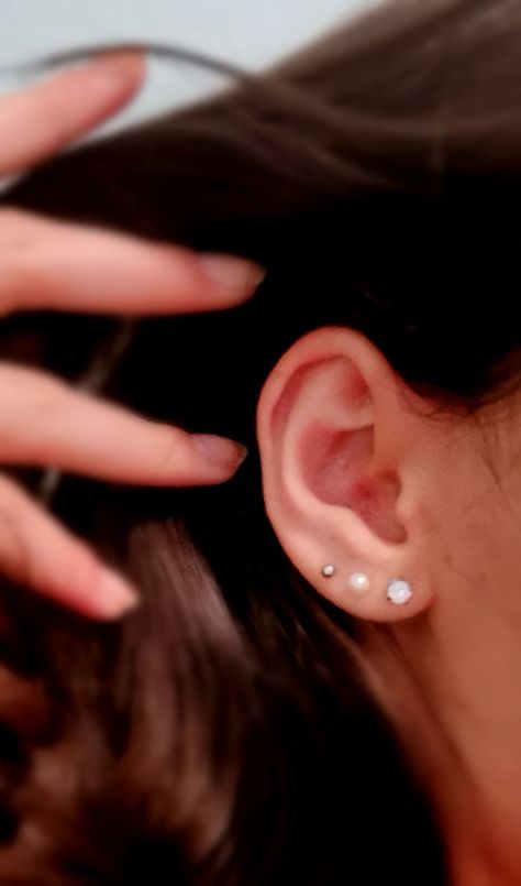 Triple Piercings Ear Lobe Studs, Ear Lobe Piercings Triple, Triple Lobe Piercing Ideas, Triple Lobe, Triple Lobe Piercing, Triple Piercing, Ear Piercing Studs, Ear Lobe Piercings, Lobe Piercings