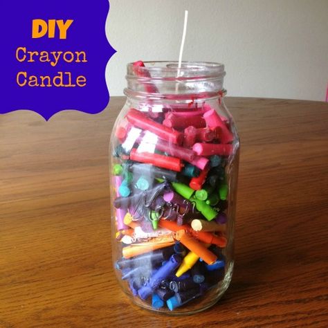 DIY Crayon Candle - Brittany Estes Crayon Candle, Diy Candles With Crayons, Crayon Candles, Diy Crayons, Crayon Crafts, Diy Jar Crafts, Mason Jar Crafts Diy, Mason Jar Gifts, Melting Crayons