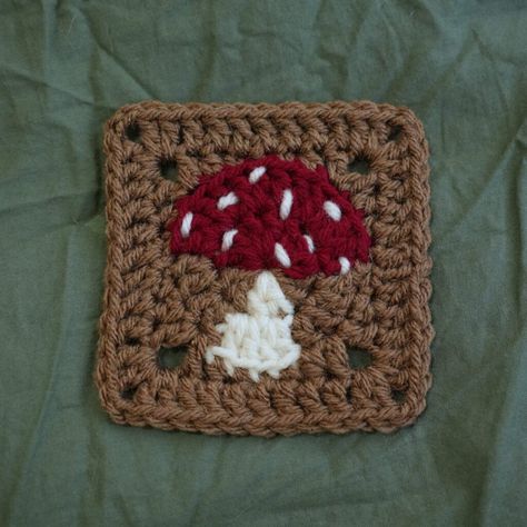 Toadstool Granny Square Pattern, Crochet Granny Square Mushroom, Mushroom Baby Blanket Crochet, Mushroom Granny Square Pattern Free, Goth Granny Squares, Crochet Mushroom Granny Square, Tree Granny Square, Free Crochet Mushroom, Mushroom Granny Square