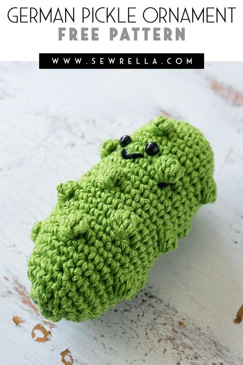 This German pickle ornament is such a cute and simple homemade alternative to make for your Christmas tree this year! Click this pin for my free crochet pattern and a note about the family tradition connected with this little guy. Don't forget to check out more holiday ornaments from the collection on my blog! #crochet #holiday #christmas #ornament #freepattern Crochet Projects Green Yarn, Crochet Pickle Ornament, Amigurumi Pickle Pattern, Crochet Animal Ornaments, How To Crochet A Pickle, Free Pickle Crochet Pattern, Pickle Crochet Pattern Free, Amigurumi Pickle, Weird Crochet Patterns Free