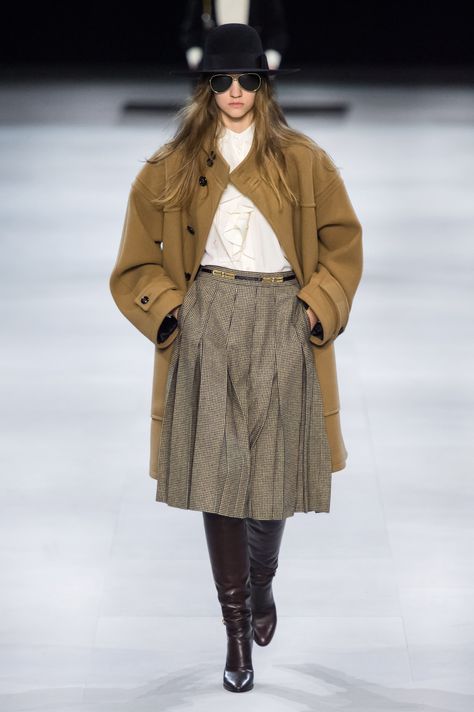 Celine Fall 2019 Ready-to-Wear Fashion Show - Vogue Alissa Salls, Urban Jeans, Edgy Dress, Gloria Steinem, Angela Davis, Hedi Slimane, Women Fashion Edgy, 가을 패션, Fashion Show Collection