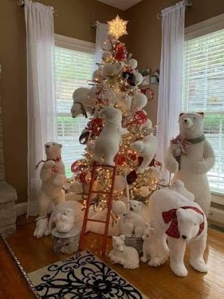 Polar Bear Christmas Decorations, Penguin Christmas Tree, Polar Bear Christmas, Christmas Tree Decorating Themes, Tree Themes, Elegant Christmas Trees, Christmas Tree Inspiration, Winter Wonderland Christmas, Bear Christmas