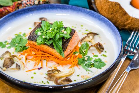 Chef and Owner of “Manhattan Beach Post” David LeFevre is showing how Thai flavors can help elevate salmon to another level! Sautéed Salmon, Lemongrass Sauce, Sauteed Salmon, Beach Post, Salmon Seasoning, Coconut Sauce, Thai Coconut, Seared Salmon, Salmon Filet