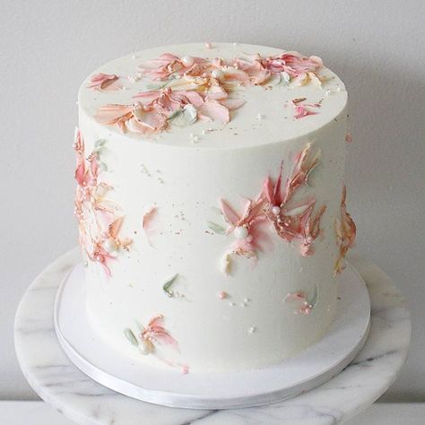 Flowers On Wedding Cake, Butter Cream Flowers, Buttercream Painting, Soul Cake, Buttercream Flower, Beautiful Desserts, Buttercream Flowers, Painted Cakes, Wedding Cake Inspiration