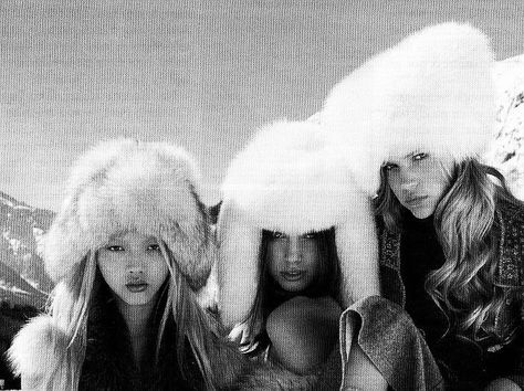 Winter Princess, Fur Hats, Ski Girl, Winter Inspo, Snow Bunnies, St Moritz, Ski Season, Snow Angels, Winter Girls