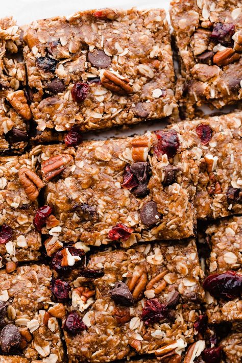 Granola Bars Homemade Healthy No Bake, Granola Bars Without Peanut Butter, Bars With Peanut Butter, Fruit Granola Bars, Almond Granola Bars, Peanut Butter And Oats, Oat Bars Healthy, Student Meals, Chewy Granola Bars Homemade