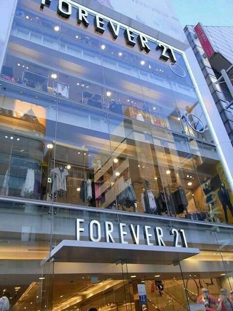 Forever 21 Store, Cheap Stores, Commercial Design Exterior, Shop Till You Drop, Store Interior, Facade Architecture, Store Front, Luxury Store, Shopping Spree