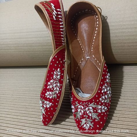 Panjabi Juti, Punjabi Jutti Woman, Bridal Jutti, Punjabi Jutti Wedding, Red Jutti, Maroon Khussa, Nagra Jutti For Women, Red Jutti For Women, Pakistani Khussa