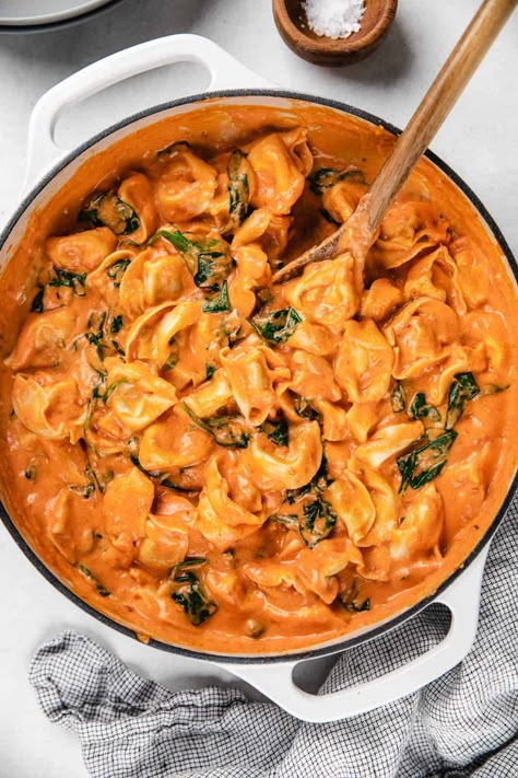 Tortellini Recipes Spinach Tomato, Creamy Tomato Tortellini Pasta, Tortellini Recipes Red Sauce, Cheese Tortellini Recipes Red Sauce, Red Sauce Tortellini Recipes, Tortelinni Sauce Recipe, Vodka Sauce Tortellini, Tortellini Vodka Sauce, Tortellini With Vodka Sauce