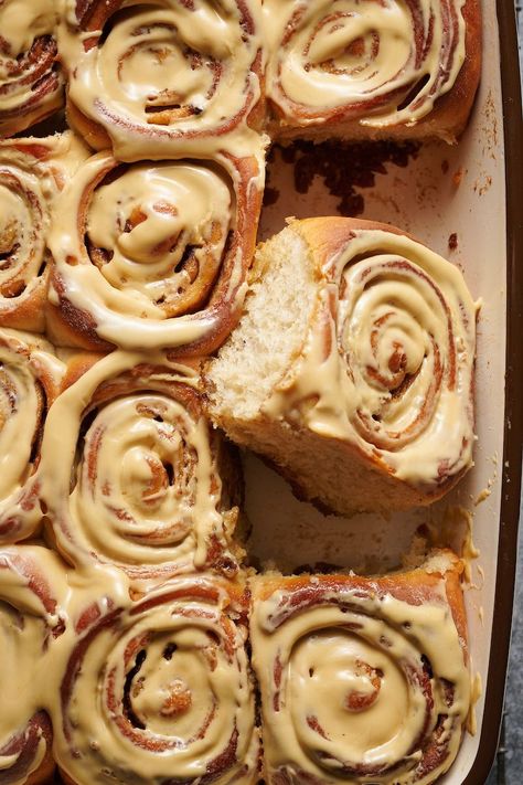 Christmas Morning Gingerbread Cinnamon Rolls - Baker by Nature Gingerbread Cinnamon Rolls, Baker By Nature, Ginger Cake, Gingerbread Recipe, Cinnamon Rolls Homemade, Christmas Brunch, Puff Pastry Recipes, Christmas Breakfast, Sweet Pastries