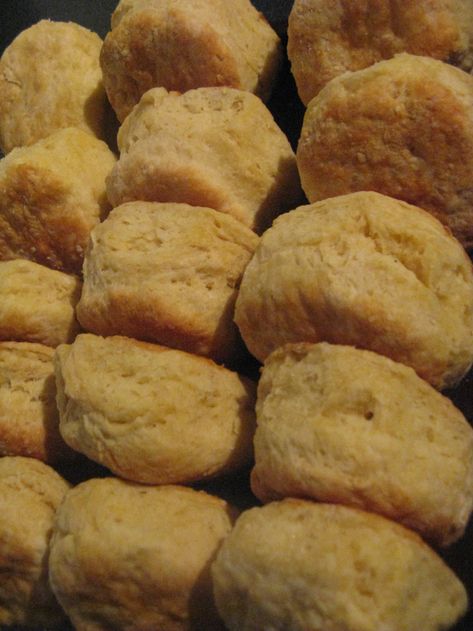 Baking Powder Biscuits Recipe, Stand Mixer Recipes, Baking Powder Biscuits, Mixer Recipes, Biscuits Recipe, Homemade Biscuits, Sausage Gravy, Gravy Recipes, Wrap Recipes