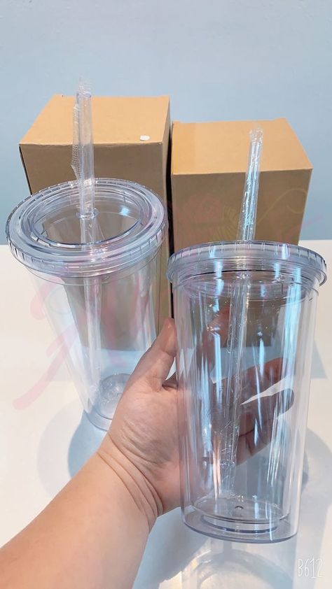 Durable and easy to clean, highly recommended #collectio #pinnersofwedding #popularhashtag Plastic Cup With Straw, Clear Tumbler, Cleaning With Bleach, Starbucks Cup Design, Aesthetic Objects, Clear Tumblers, Clear Cups, Acrylic Cups, Cake Recipes From Scratch