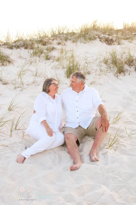 Older Couples Beach Photoshoot, Older Couple Beach Pictures, Family Beach Pictures With Grandparents, Grandparent Beach Pictures, Anniversary Beach Photos, Family Beach Pictures Older Kids, Family Beach Pictures Poses, Gem Photography, Lenses Photography