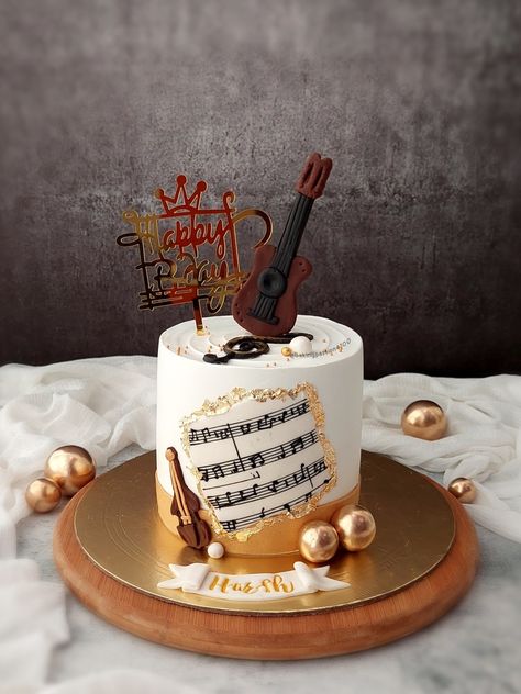 Music Themed Cakes For Boys, Guitar Theme Cake, Music Cake Ideas, Music Themed Cakes, Music Cakes, Music Cake, Guitar Cake, Birthday Cake Topper Printable, Mini Cakes Birthday