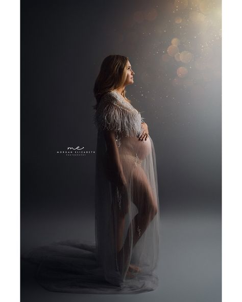 Do we prefer a little sparkle?! What do you think? ✨ Photo taken by DFW’s favorite luxury maternity and newborn photographer Morgan Elizabeth. At Morgan Elizabeth Photography we give each maternity client a custom and luxury experience. If you are interested in a session, please reach out via my website (link in bio) to inquire. Maternity sessions are best held between 28 and 34 weeks and are best booked by 20 weeks to ensure proper planning. 💗 Make up: @rosbbeauty #studiomaternity #ma... Morgan Elizabeth, 20 Weeks, Luxury Experience, Maternity Session, Website Link, Newborn Photographer, My Website, You Think, Link In Bio