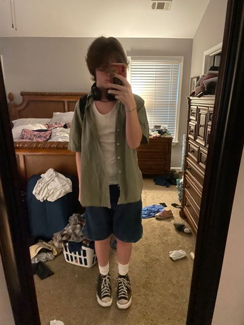 Outfit With Tank Top, Aiden Clark, Highschool Outfits, Insta Poses, High School Outfits, Messy Room, Baggy Shorts, Ethereal Art, Fit Inspo