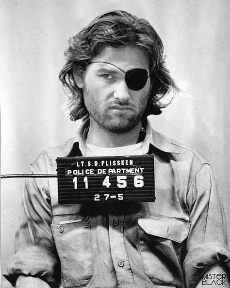 ESCAPE FROM NEW YORK (1981) Snake Plissken, Chasing Money, Escape From New York, Film Cult, Kurt Russell, Mug Shot, Wheel Of Time, Goldie Hawn, John Carpenter