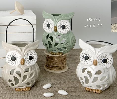 Ceramic Owls Pottery Ideas, Owl Pottery, Clay Owl, Pottery Lessons, Art Tutorials Watercolor, Flower Art Drawing, Clay Wall Art, Art And Craft Videos, Owl Crafts