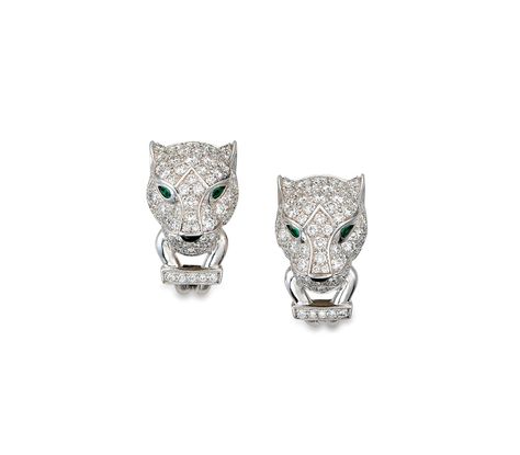 Diy Jewelry Gift Box, Panther Jewelry, Panther Head, Jewelry Closet, Cartier Earrings, Expensive Diamond, Diamond Accessories, Emerald Eyes, Art Jewelry Design