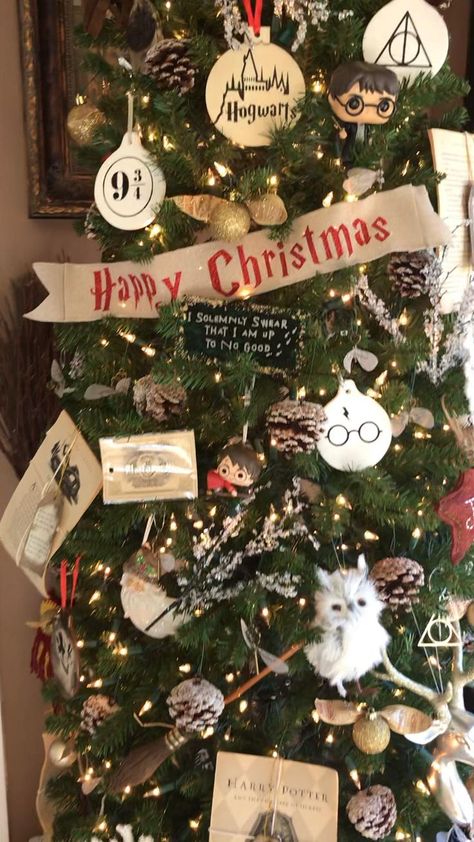 Harry Potter Christmas Tree [Video] | Harry potter christmas tree, Harry potter christmas, Hogwarts christmas Harry Potter Trees, Harry Potter Theme Christmas Tree, Harry Potter Xmas Tree, Harry Potter Themed Christmas Tree, Hogwarts Christmas Decorations, Noel Harry Potter, Harry Potter Christmas Theme, Harry Potter Christmas Decorations Diy, Christmas Tree Harry Potter