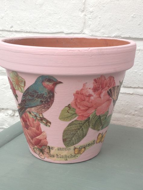 paper napkins modge podge ideas | Pretty Spring Flower Pot Decoupage Ideas - Gym Craft Laundry Decoupage Tutorial, Decoupage Decor, Mod Podge Crafts, Terra Cotta Pot Crafts, Painted Clay Pots, Napkin Decoupage, Decoupage Diy, Flower Pot Crafts, Diy Flower Pots